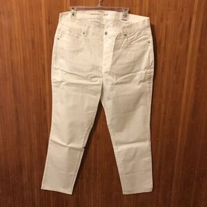 Charter Club Women’s Winter White Jeans. 18 W.  Brand new with tags.